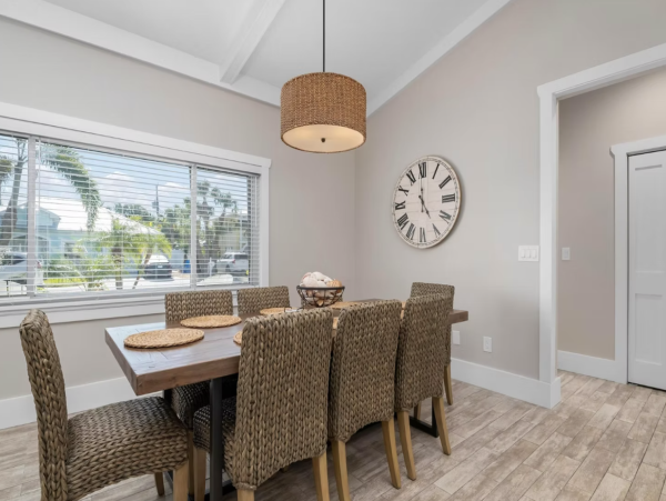 Four Bedroom Vacation Home in Holmes Beach Close to Beach